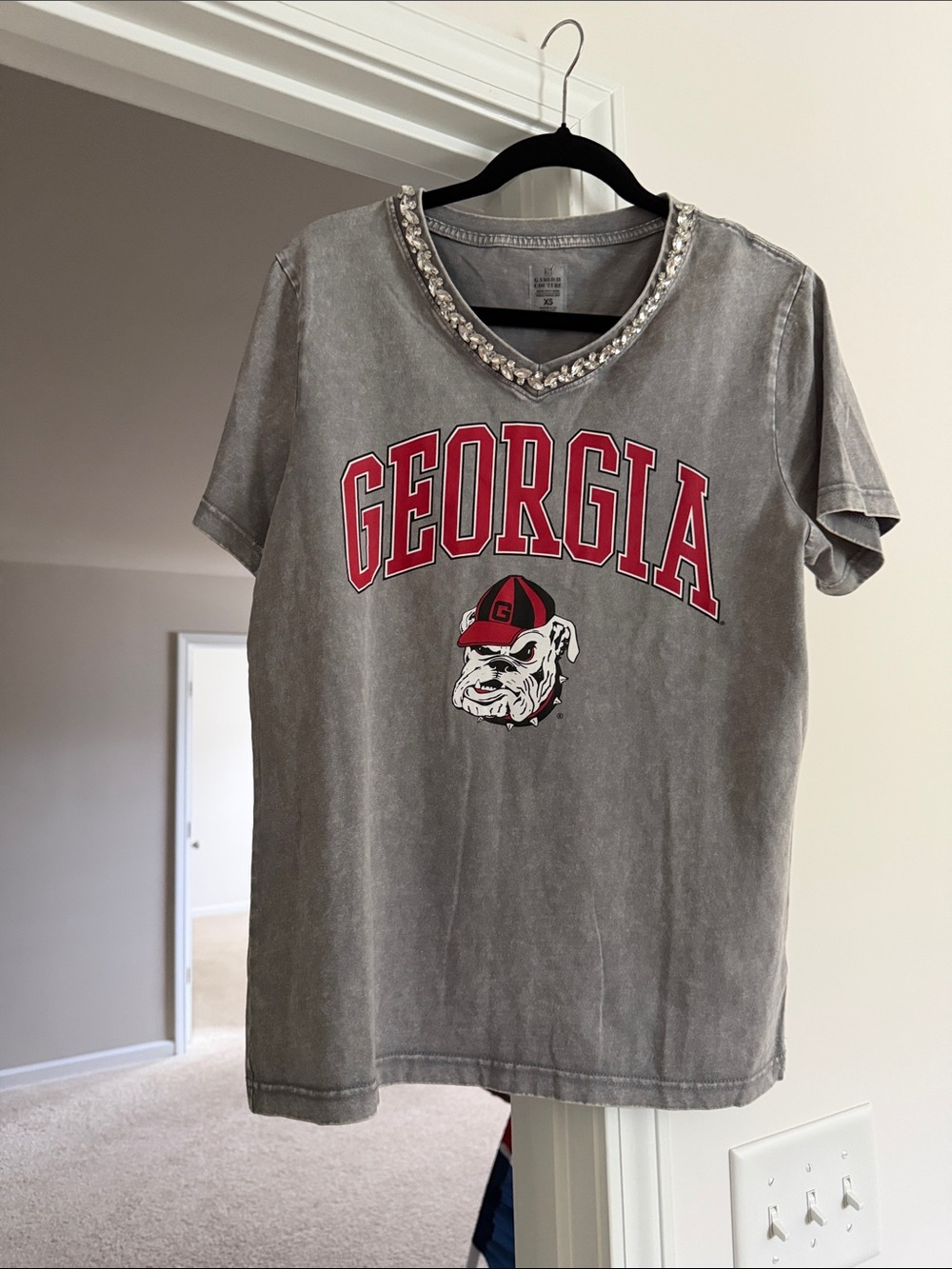 Georgia Bulldogs Distressed Gray Short Sleeve Tee with Embellished V-Neck